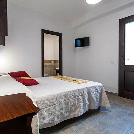 Ghivine Diffuso Hotel Dorgali