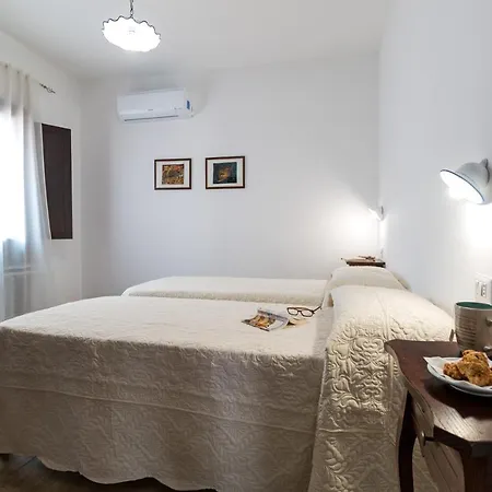 Ghivine Diffuso Hotel Dorgali